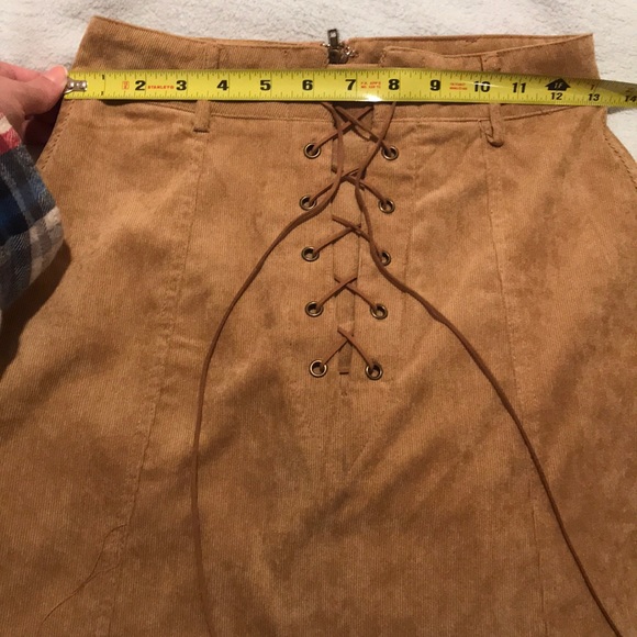 NWT LF One Way Tan Corduroy High Waist Mini 26” waist - Picture 6 of 8
